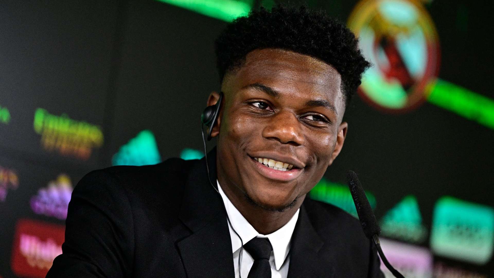 成功地以 成功地以